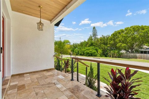 House in Safety Harbor, Florida 4 bedrooms, 318.93 sq.m. № 2225609 - photo 7