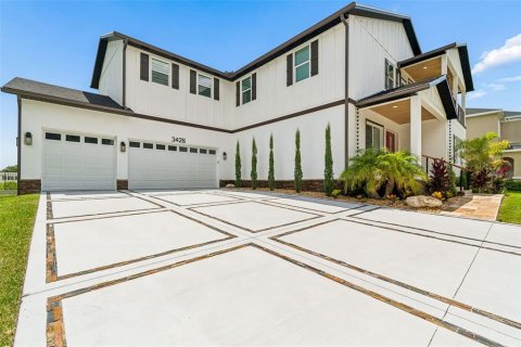 House in Safety Harbor, Florida 4 bedrooms, 318.93 sq.m. № 2225609 - photo 5