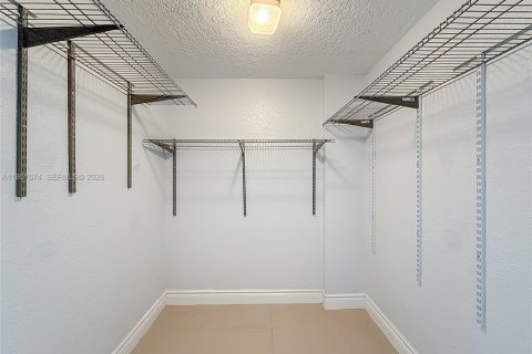 Condominio en alquiler en Miami, Florida, 1 dormitorio, 56.11 m2 № 2006207 - foto 21