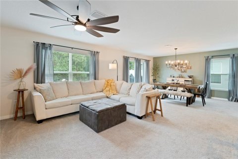 House in Dade City, Florida 4 bedrooms, 207.92 sq.m. № 1687637 - photo 14