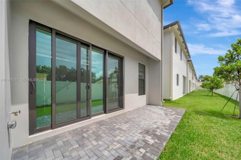 Villa ou maison à louer à Fort Lauderdale, Floride: 4 chambres, 238.94 m2 № 2027080 - photo 19