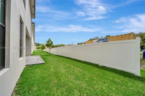 Villa ou maison à louer à Fort Lauderdale, Floride: 4 chambres, 238.94 m2 № 2027080 - photo 16