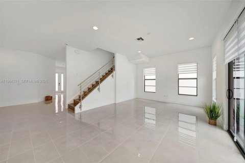 Villa ou maison à louer à Fort Lauderdale, Floride: 4 chambres, 238.94 m2 № 2027080 - photo 13