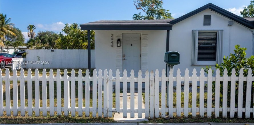 Villa ou maison à Hollywood, Floride 2 chambres, 79.71 m2 № 2253854