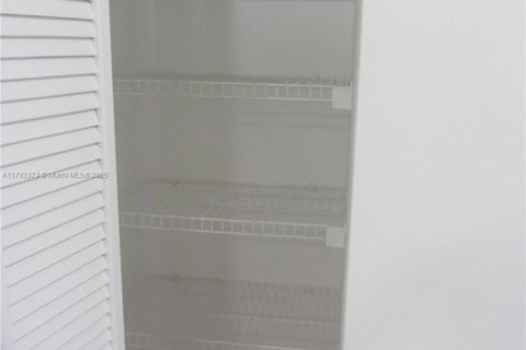 Condominio en venta en Miami, Florida, 2 dormitorios, 93.83 m2 № 1870074 - foto 15