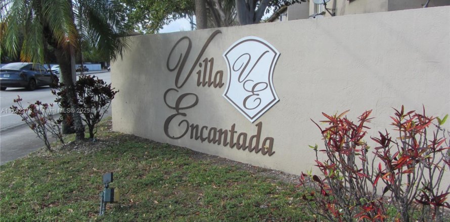Condominio en Miami, Florida, 2 dormitorios  № 1870074