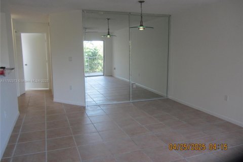 Condominio en venta en Miami, Florida, 2 dormitorios, 93.83 m2 № 1870074 - foto 18