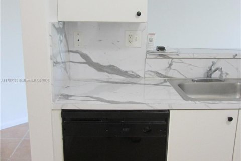Condominio en venta en Miami, Florida, 2 dormitorios, 93.83 m2 № 1870074 - foto 22