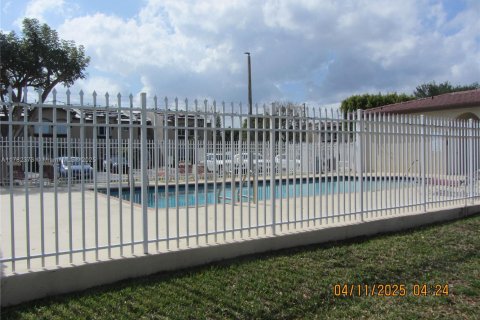 Condominio en venta en Miami, Florida, 2 dormitorios, 93.83 m2 № 1870074 - foto 8
