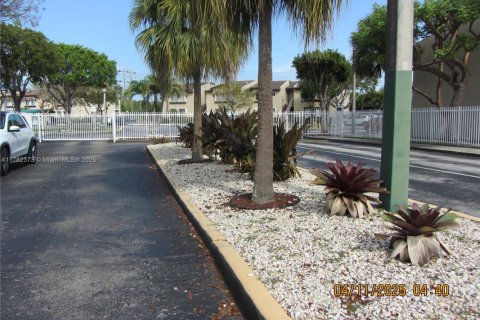Condominio en venta en Miami, Florida, 2 dormitorios, 93.83 m2 № 1870074 - foto 3