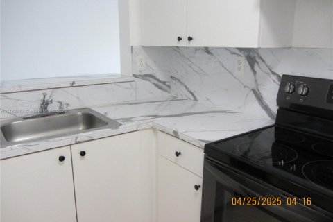 Condominio en venta en Miami, Florida, 2 dormitorios, 93.83 m2 № 1870074 - foto 21