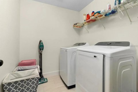 Villa ou maison à louer à Davenport, Floride: 4 chambres, 151.15 m2 № 2386331 - photo 30