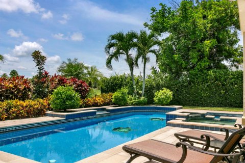 House in Jupiter, Florida 4 bedrooms, 463.4 sq.m. № 2171674 - photo 16