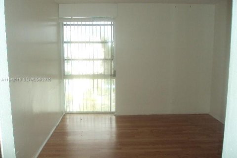 Купить кондоминиум в Лодерхилл, Флорида 1 спальня, 74.32м2, № 2054148 - фото 5