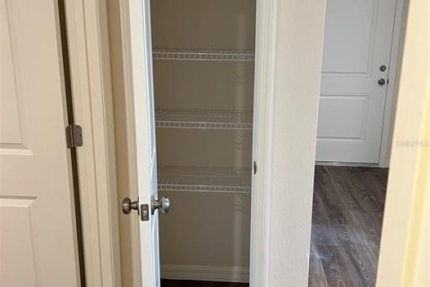Купить виллу или дом в Лихай-Эйкерс, Флорида 8 комнат, 130.9м2, № 1510970 - фото 15