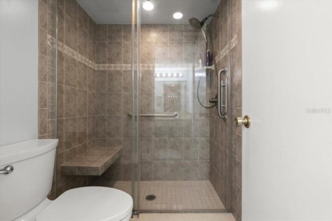Condo in Daytona Beach, Florida, 2 bedrooms № 2102729 - photo 18