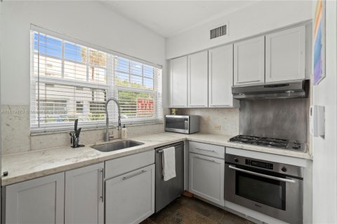 Condominio en venta en Miami Beach, Florida, 1 dormitorio, 47.38 m2 № 1777711 - foto 10