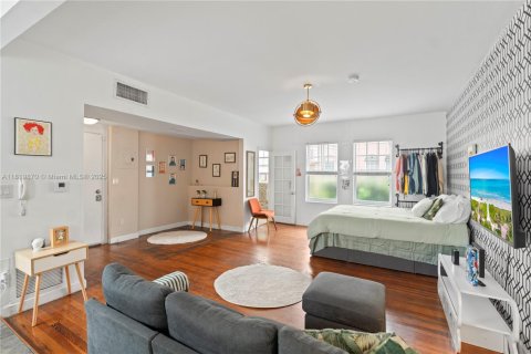 Condominio en venta en Miami Beach, Florida, 1 dormitorio, 47.38 m2 № 1777711 - foto 2