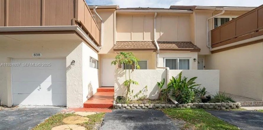 Adosado en Plantation, Florida 3 dormitorios, 164.44 m2 № 2077029