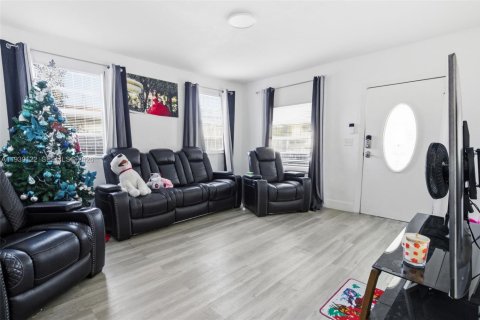 Купить виллу или дом в Майами, Флорида 3 спальни, 186.73м2, № 1997931 - фото 9