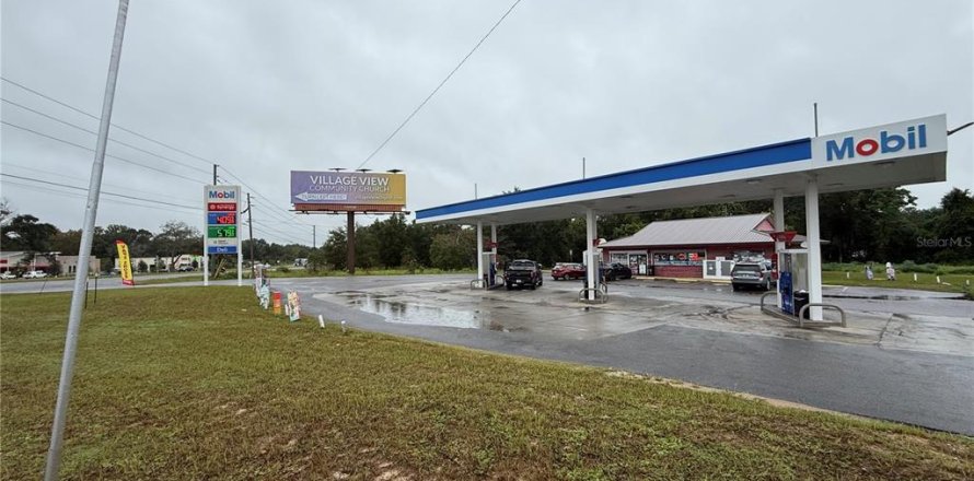 Immobilier commercial à Summerfield, Floride 438.87 m2 № 2406619