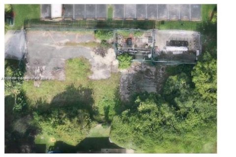 Commercial property in Weston, Florida № 1984750 - photo 1