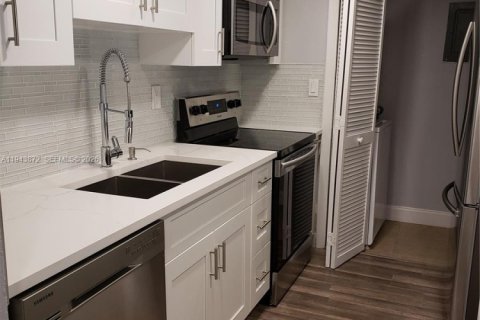 Condo à Weston, Floride, 2 chambres  № 2001173