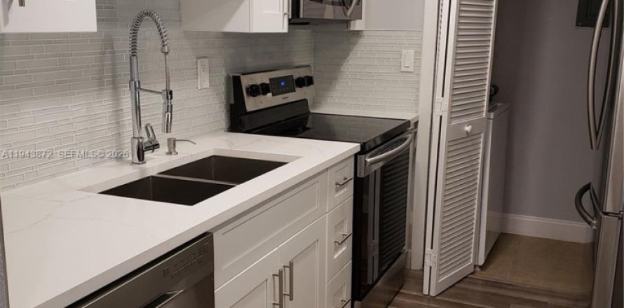 Condo à Weston, Floride, 2 chambres  № 2001173