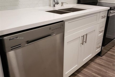 Copropriété à louer à Weston, Floride: 2 chambres, 102.75 m2 № 2001173 - photo 2