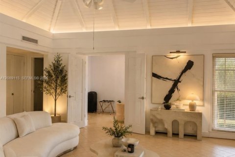 Villa ou maison à louer à Tamarac, Floride: 3 chambres, 179.95 m2 № 2365380 - photo 4
