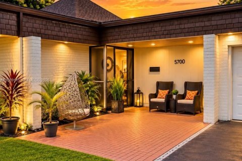 Villa ou maison à Tamarac, Floride 3 chambres, 179.95 m2 № 2365380