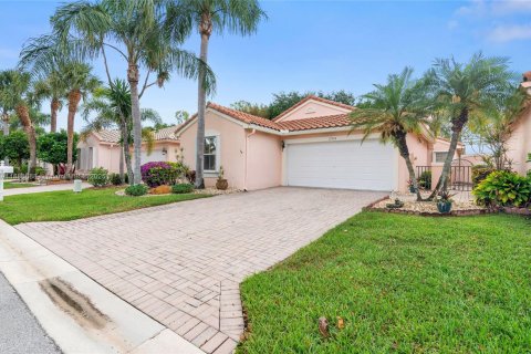 House in Boynton Beach, Florida 3 bedrooms, 149.76 sq.m. № 1933353 - photo 4