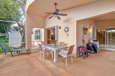 House in Boynton Beach, Florida 3 bedrooms, 149.76 sq.m. № 1933353 - photo 29