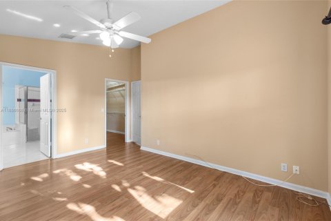 House in Boynton Beach, Florida 3 bedrooms, 149.76 sq.m. № 1933353 - photo 14