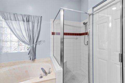 House in Boynton Beach, Florida 3 bedrooms, 149.76 sq.m. № 1933353 - photo 18