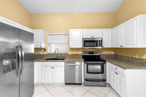 House in Boynton Beach, Florida 3 bedrooms, 149.76 sq.m. № 1933353 - photo 11