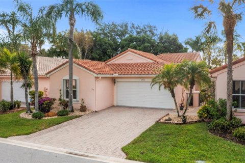 House in Boynton Beach, Florida 3 bedrooms, 149.76 sq.m. № 1933353 - photo 2