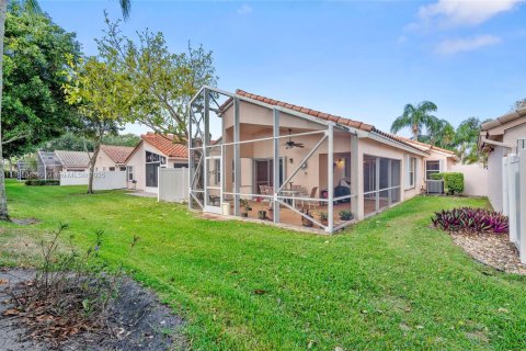 House in Boynton Beach, Florida 3 bedrooms, 149.76 sq.m. № 1933353 - photo 30