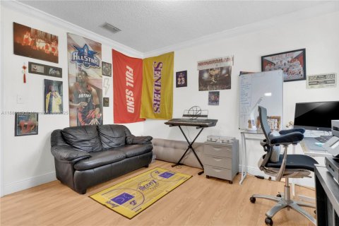 Casa en venta en Miami, Florida, 5 dormitorios, 195.28 m2 № 1932842 - foto 22