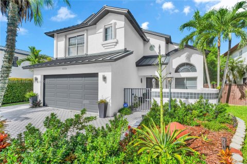 Casa en venta en Miami, Florida, 5 dormitorios, 195.28 m2 № 1932842 - foto 3