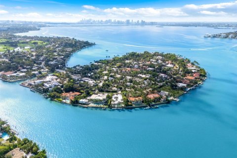 Купить виллу или дом в Майами-Бич, Флорида 5 спален, 498.33м2, № 1991623 - фото 17