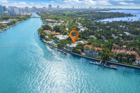 Купить виллу или дом в Майами-Бич, Флорида 5 спален, 498.33м2, № 1991623 - фото 6