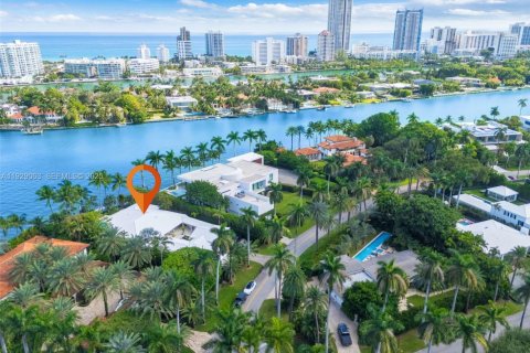 Купить виллу или дом в Майами-Бич, Флорида 5 спален, 498.33м2, № 1991623 - фото 7