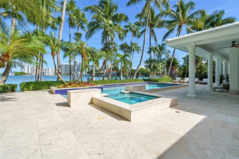 Купить виллу или дом в Майами-Бич, Флорида 5 спален, 498.33м2, № 1991623 - фото 14