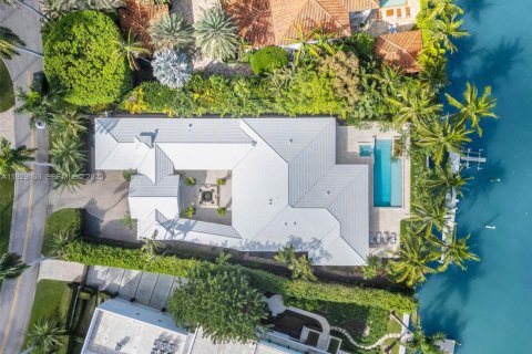 Купить виллу или дом в Майами-Бич, Флорида 5 спален, 498.33м2, № 1991623 - фото 9