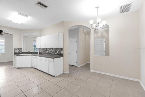 Townhouse in Lakewood Ranch, Florida 2 bedrooms, 157.1 sq.m. № 1734817 - photo 8