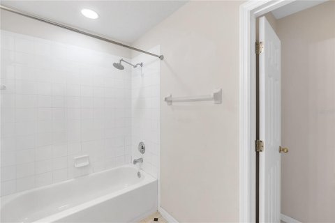 Townhouse in Lakewood Ranch, Florida 2 bedrooms, 157.1 sq.m. № 1734817 - photo 24