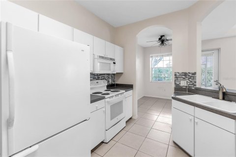 Townhouse in Lakewood Ranch, Florida 2 bedrooms, 157.1 sq.m. № 1734817 - photo 11