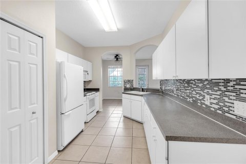 Townhouse in Lakewood Ranch, Florida 2 bedrooms, 157.1 sq.m. № 1734817 - photo 9