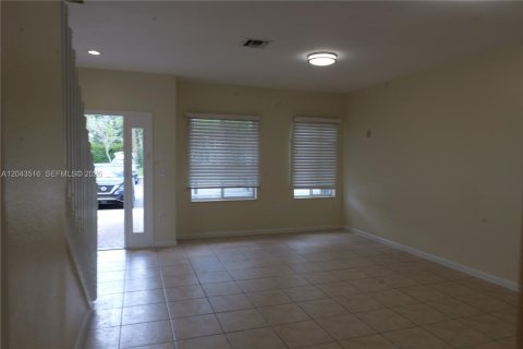 Touwnhouse à louer à Miramar, Floride: 3 chambres, 132.2 m2 № 2188614 - photo 16